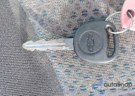 2006 Chevrolet Silverado 1500 Work Truck from USA, damaged, VIN 3GCEC14X86G271953